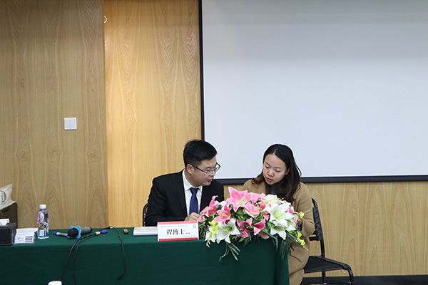 老師指導(dǎo)學(xué)員照 (4).JPG 老師指導(dǎo)學(xué)員照 (4).JPG